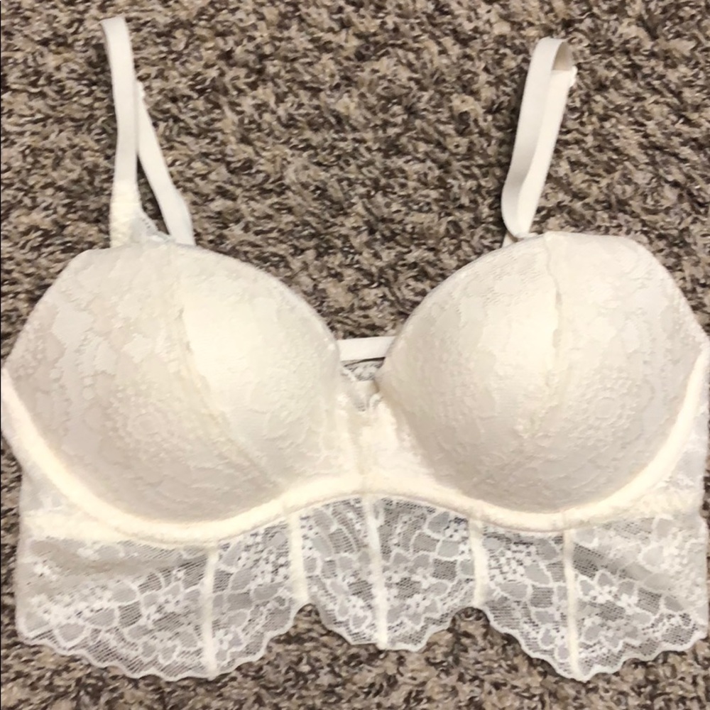 Victoria’s Secret cream lace bralette size S